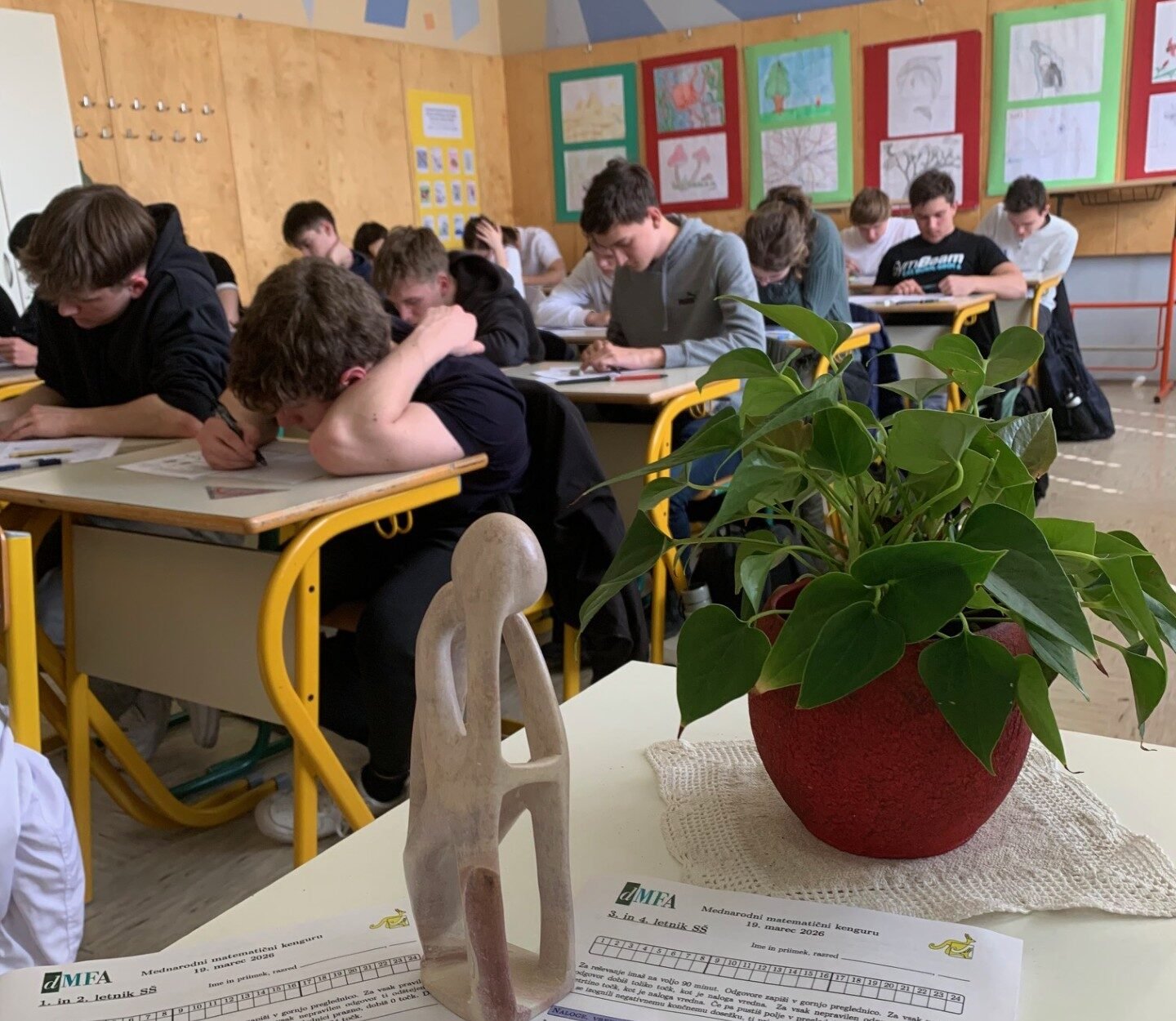 Na državno tekmovanje v znanju matematike uvrščenih 25 dijakov Na državno tekmovanje v znanju matematike uvrščenih 25 dijakov
