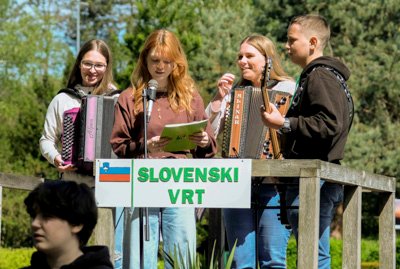 Slovensko petje s srci