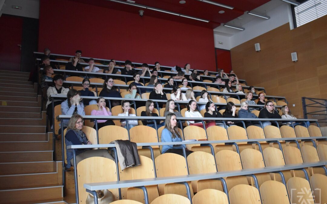 PREDSTAVITEV DELOVANJA SLOVENSKEGA DRUŠTVA HOSPIC V PROGRAMU ZDRAVSTVENA NEGA IN 1. PTI