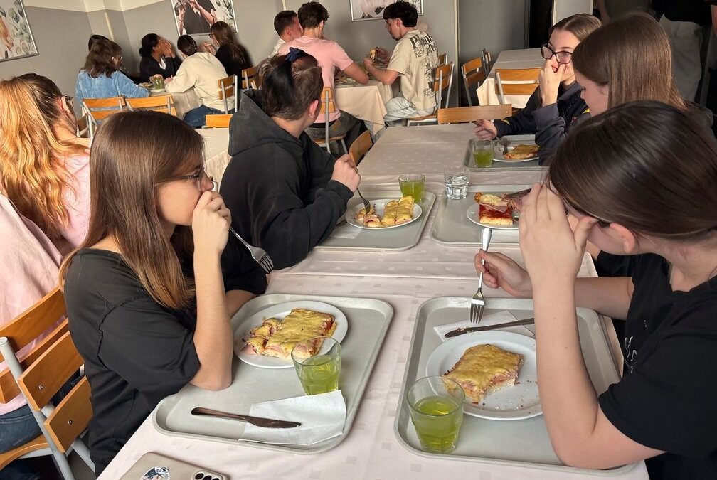 Pizza party v dijaškem domu