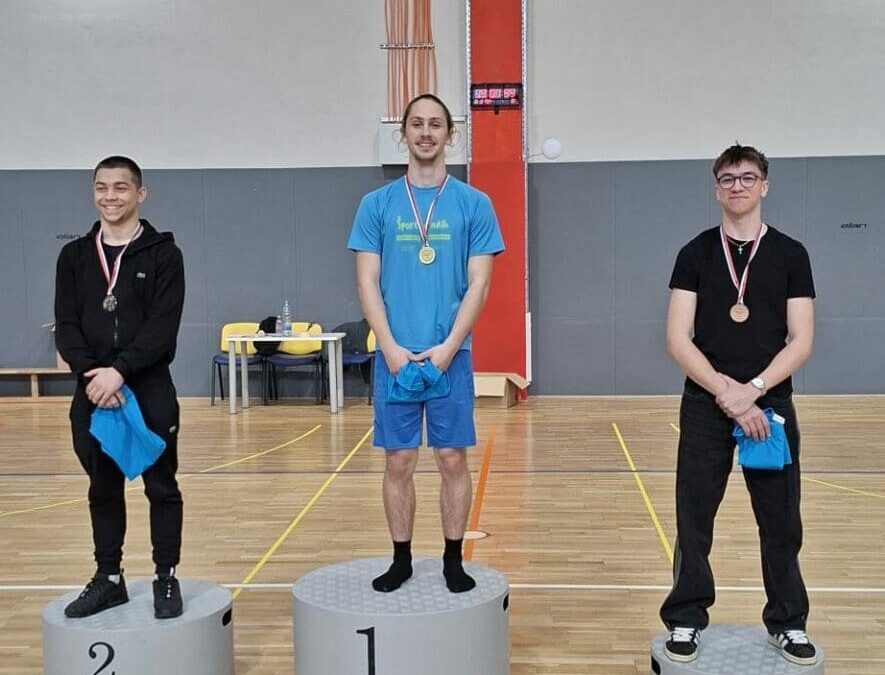 Zlato na državnem prvenstvu v skokih z male prožne ponjave