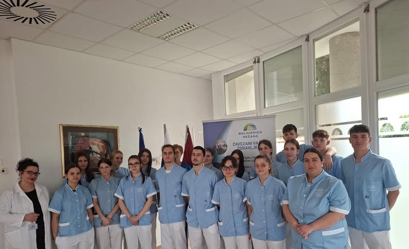 3. letniki zdravstvene nege zaključili klinično usposabljanje
