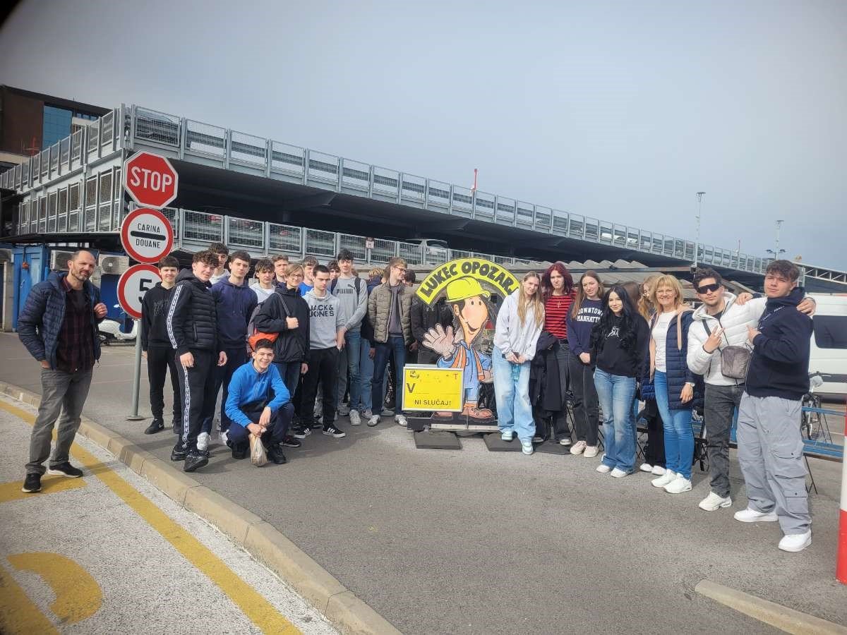 Ekskurzija PODJETNIŠTVO (Luka Koper, Vinakoper) Ekskurzija PODJETNIŠTVO (Luka Koper, Vinakoper)