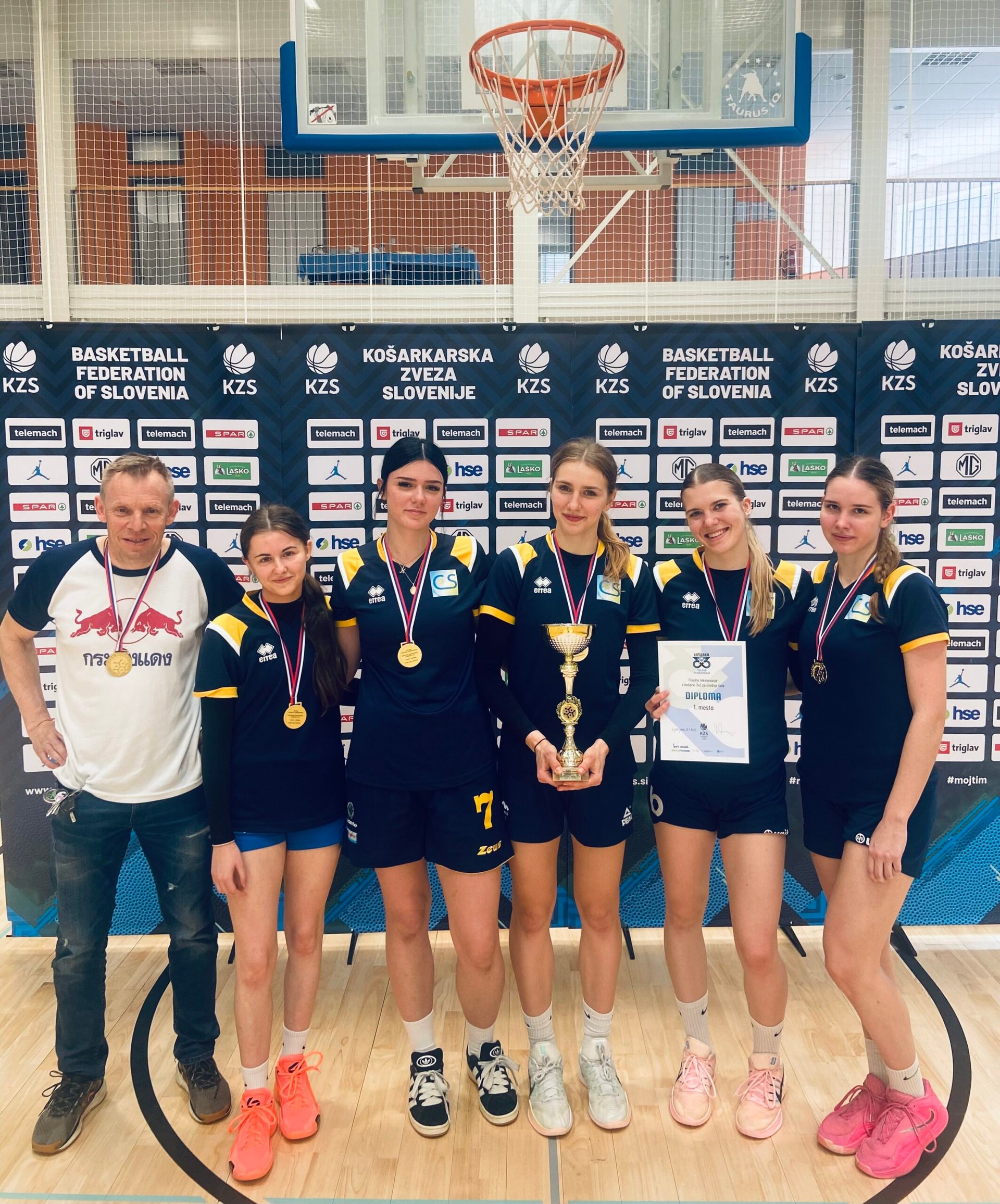 Dijakinje Ekonomske šole Celje državne prvakinje v košarki 3×3 Dijakinje Ekonomske šole Celje državne prvakinje v košarki 3×3