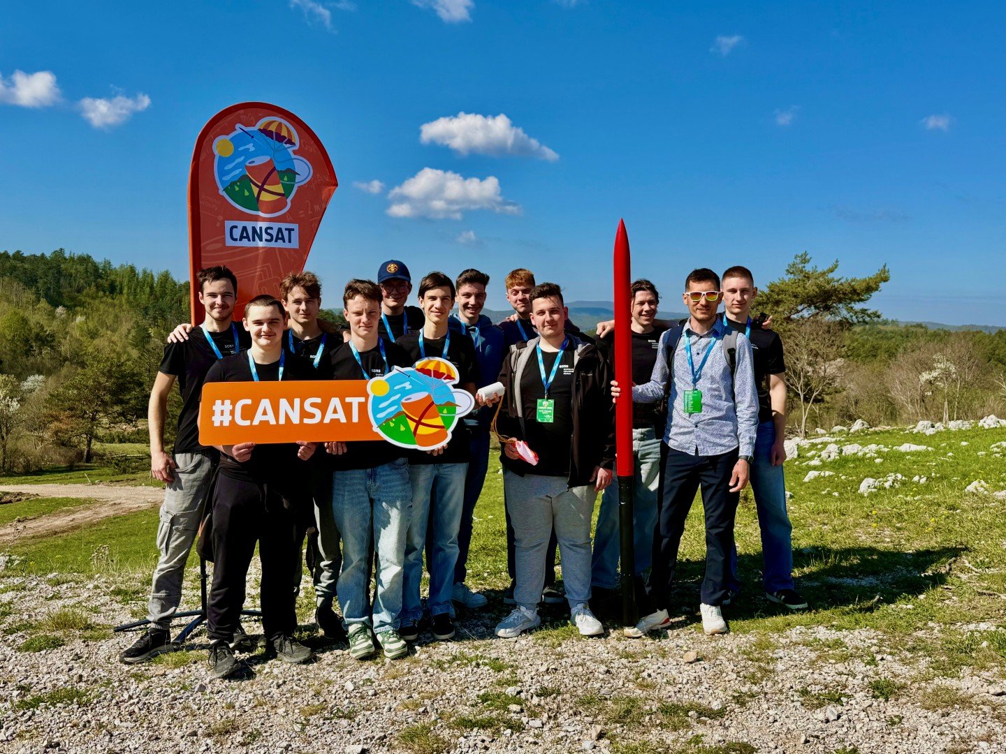 Iz Maribora v vesolje: dijaki SERŠ-a osvojili 1. in 3. mesto na CanSat 2026 Iz Maribora v vesolje: dijaki SERŠ-a osvojili 1. in 3. mesto na CanSat 2026