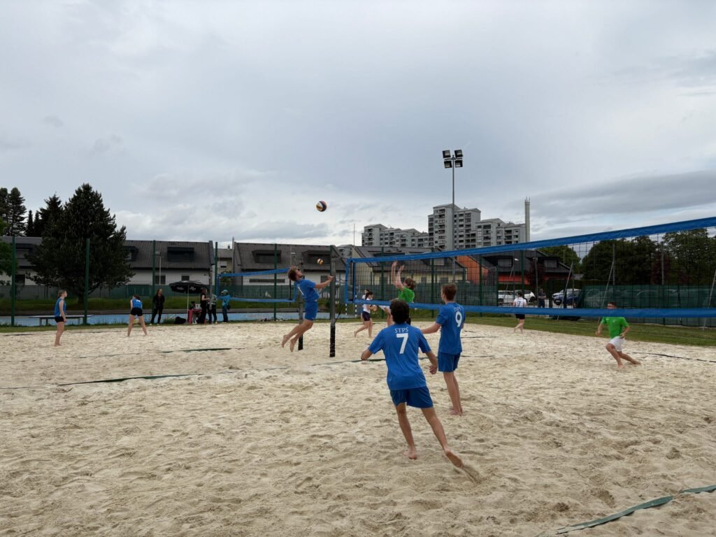 PREDTEKMOVANJE REGIJSKEGA TEKMOVANJA V ODBOJKI NA MIVKI