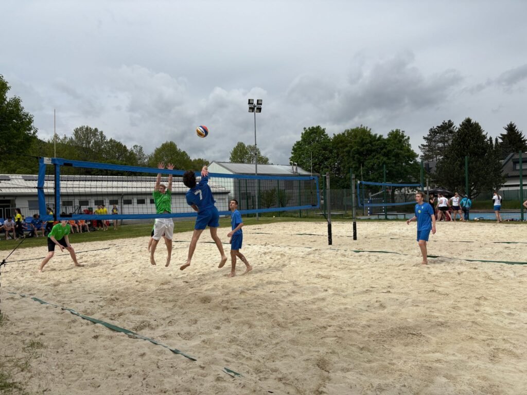 PREDTEKMOVANJE REGIJSKEGA TEKMOVANJA V ODBOJKI NA MIVKI