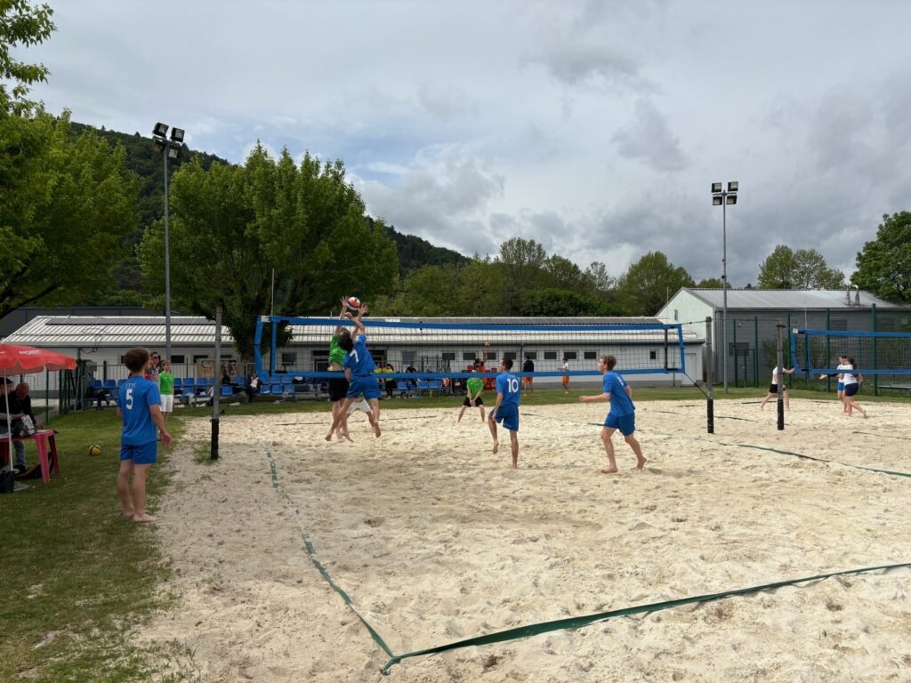 PREDTEKMOVANJE REGIJSKEGA TEKMOVANJA V ODBOJKI NA MIVKI