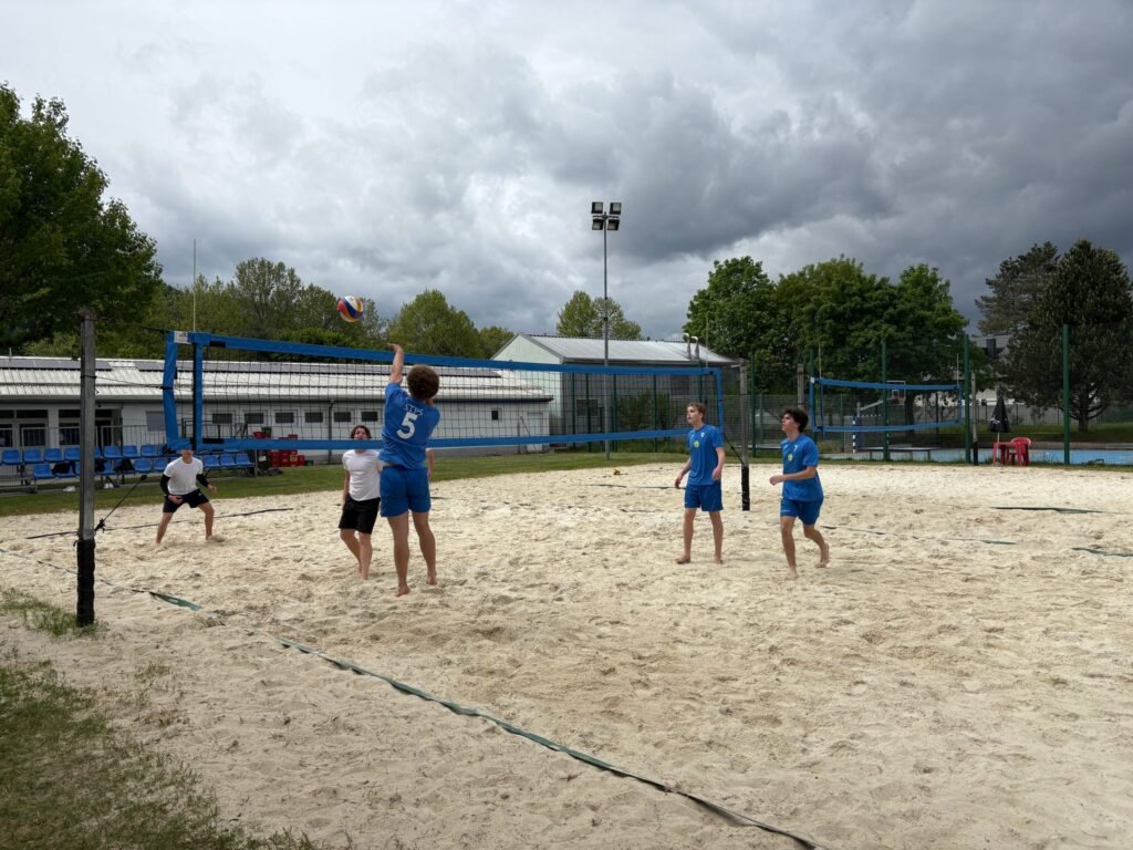PREDTEKMOVANJE REGIJSKEGA TEKMOVANJA V ODBOJKI NA MIVKI