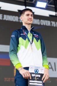 Nik Obrez na mednarodnem tekmovanje v taekwon-doju.