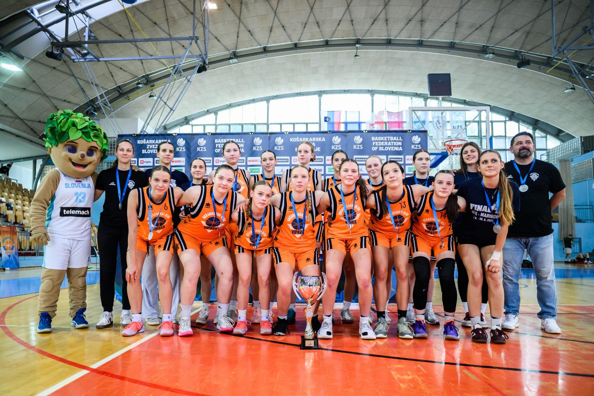 Med srebrnimi košarkaricami (U16) tudi naše pilonovke Med srebrnimi košarkaricami (U16) tudi naše pilonovke