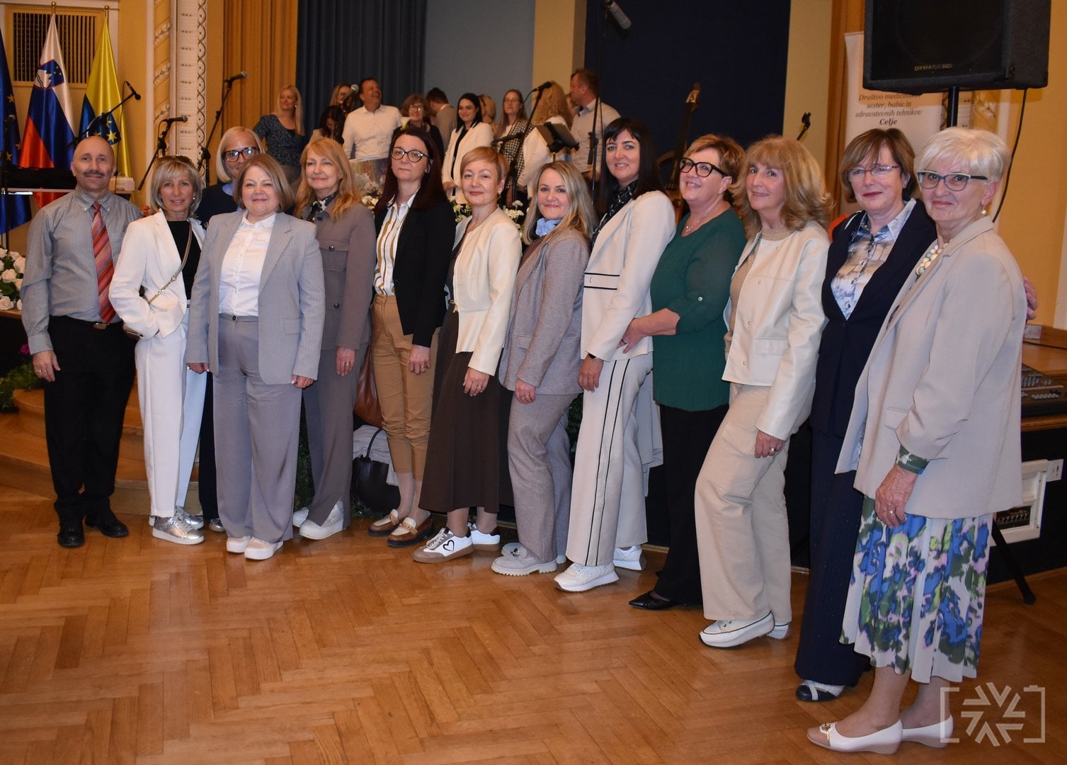 REGIJSKA PROSLAVA OB MEDNARODNEM DNEVU MEDICINSKIH SESTER REGIJSKA PROSLAVA OB MEDNARODNEM DNEVU MEDICINSKIH SESTER