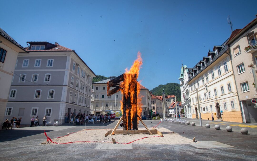 Vabilo na zažig cveka