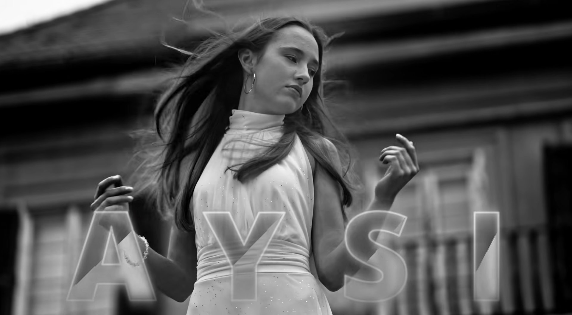 AJDA STROPNIK – AYSI – Z NOVO BALADO »V TIŠINI IŠČEM GLAS« AJDA STROPNIK – AYSI – Z NOVO BALADO »V TIŠINI IŠČEM GLAS«