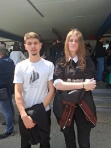 Dijaki, ki so prejeli nagrado za razsikovlane naloge.