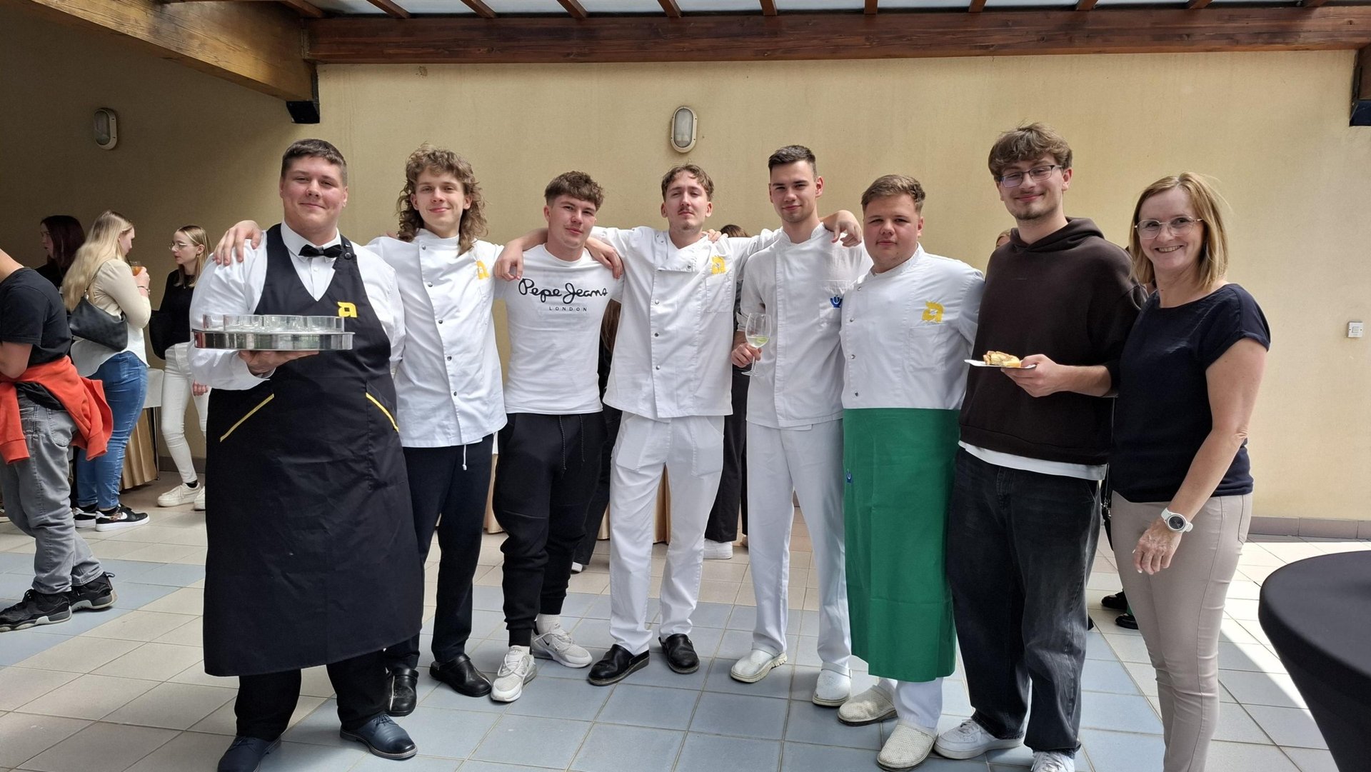 ZELIŠČNI VRT – ko znanje zadiši po naravi! ZELIŠČNI VRT – ko znanje zadiši po naravi!