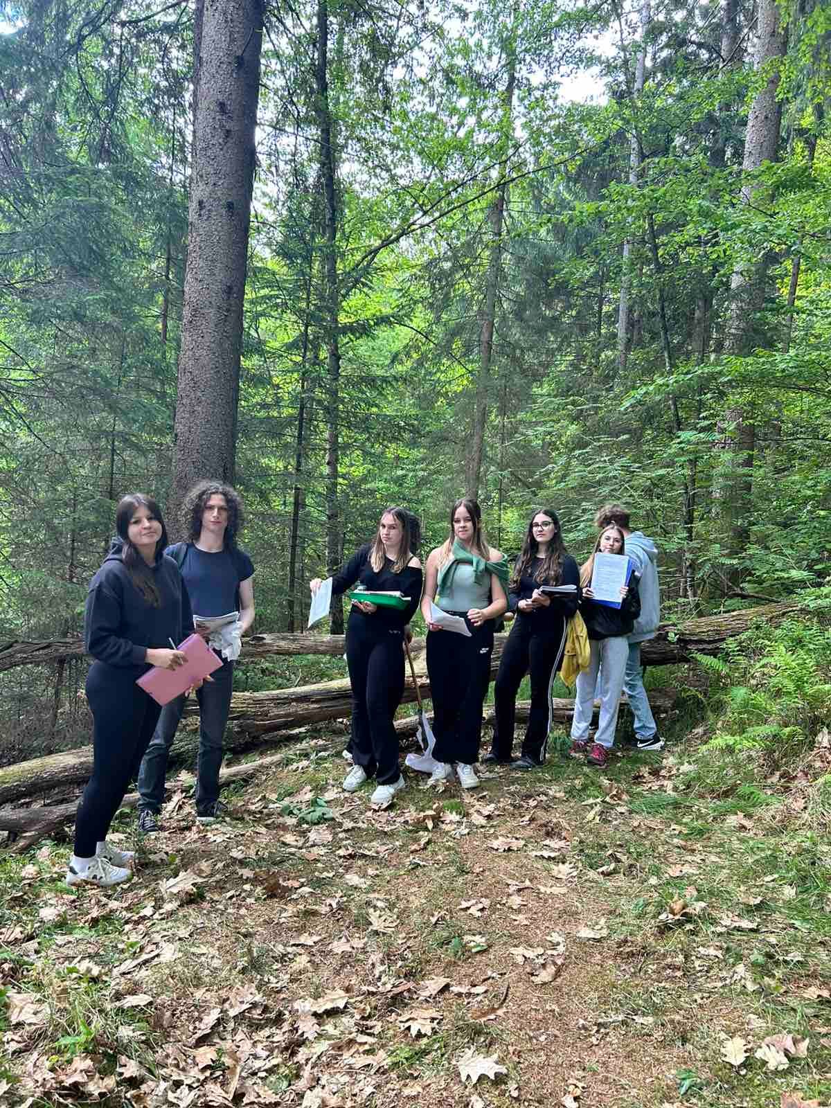 KUJEMO ZNANJE S POUKOM V NARAVI KUJEMO ZNANJE S POUKOM V NARAVI