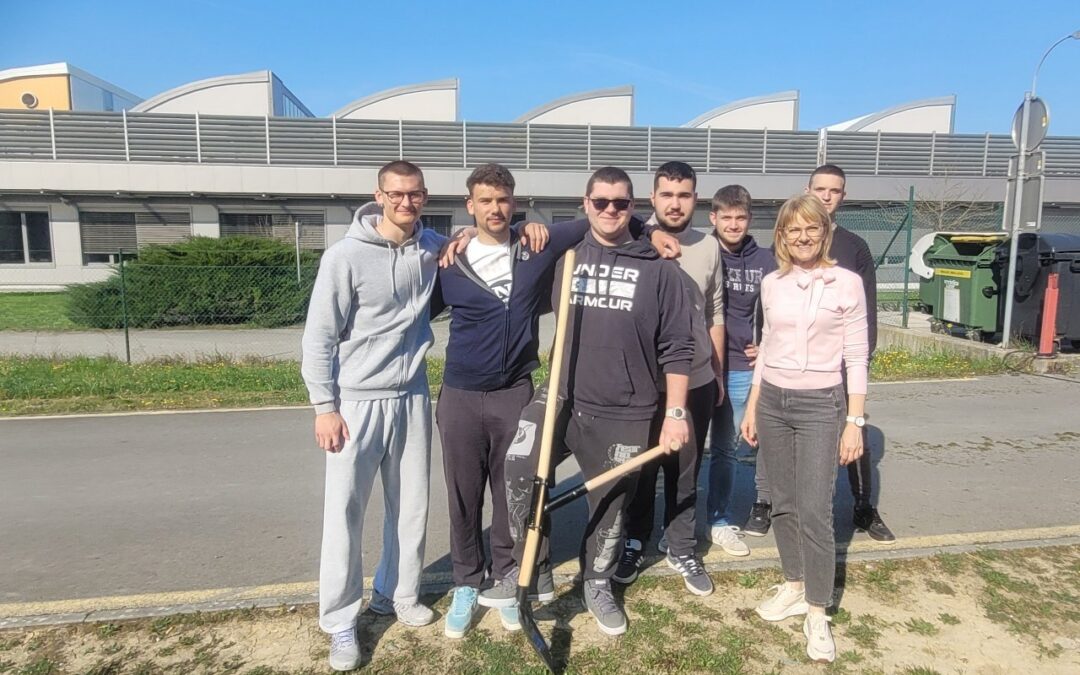 Mladi inovatorji 5. Bs razvili ERGO ROČAJ za lažje delo na vrtu in v gradbeništvu