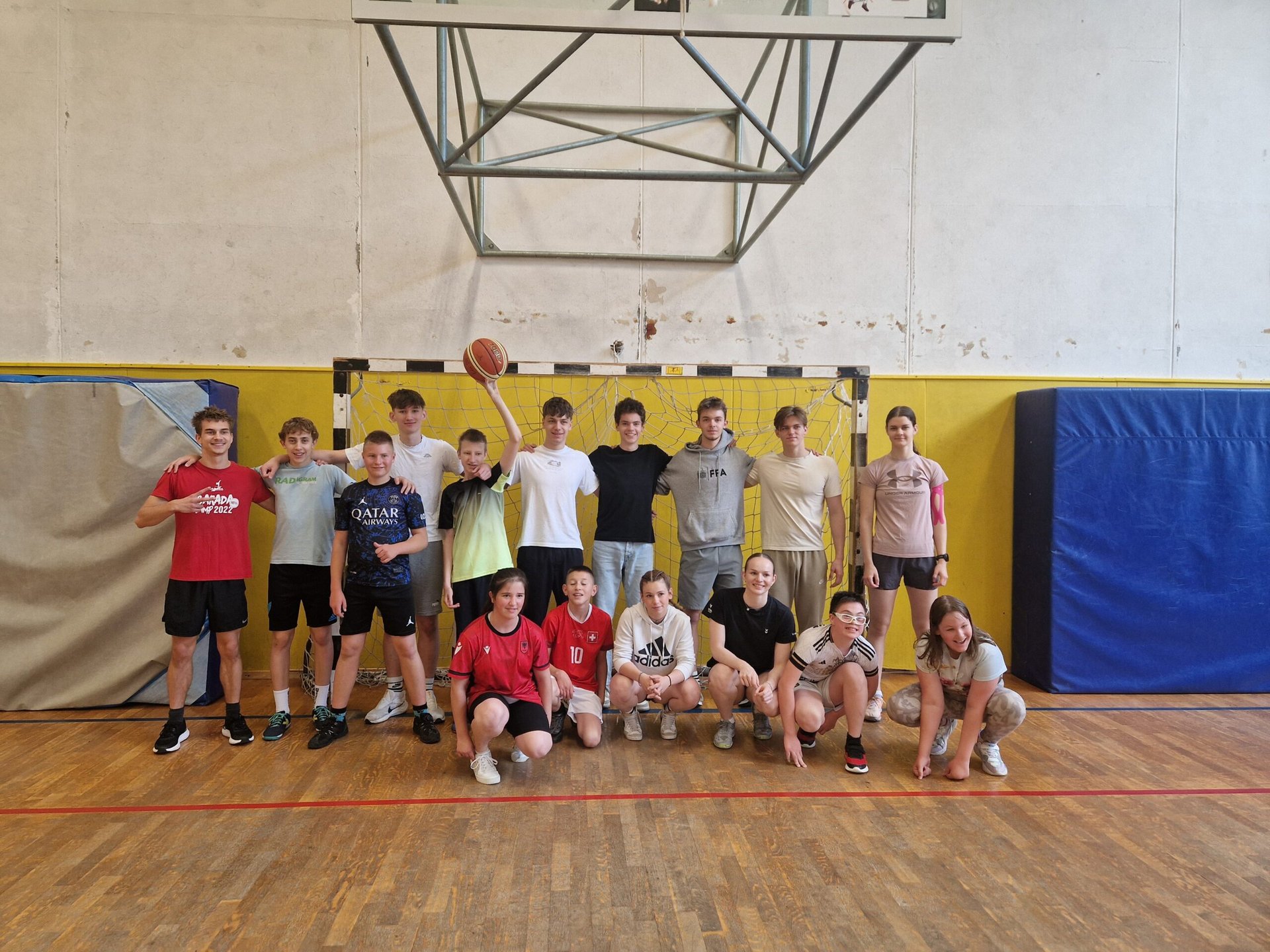 Druženje naših dijakov z učenci posebnega programa CVIU Druženje naših dijakov z učenci posebnega programa CVIU
