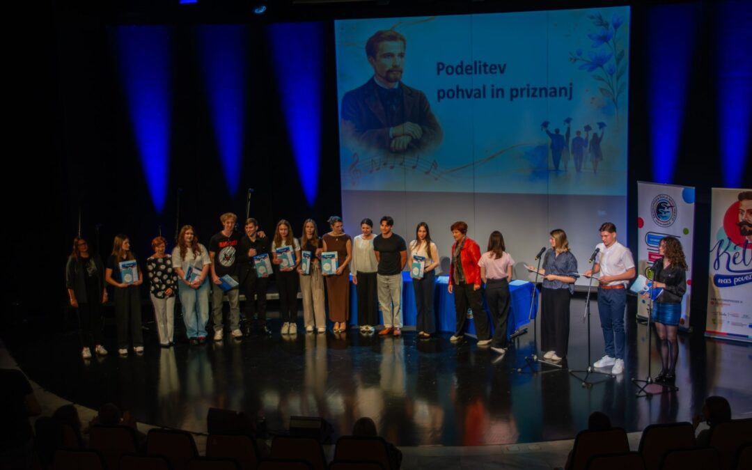 Utrinki z zaključne prireditve ob Kettejevem letu in slovesu od maturantov