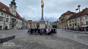 Dijaki v središči mesta Maribor.