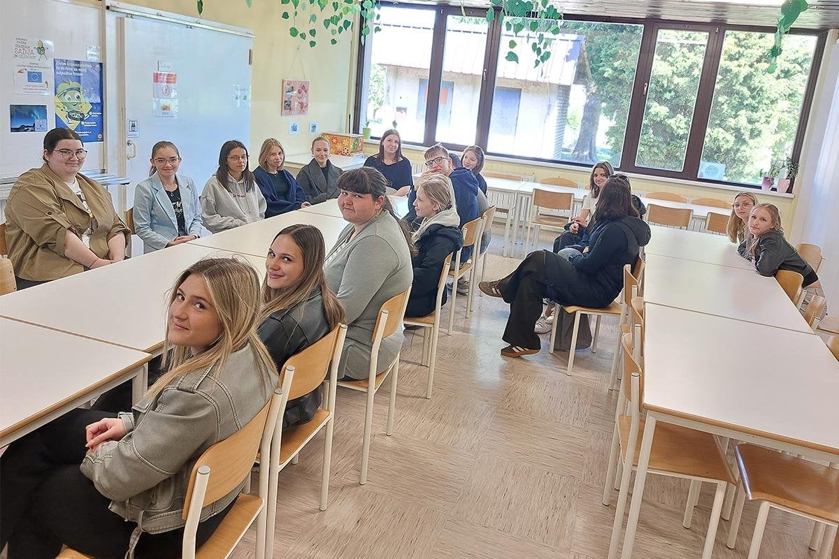 Projektni dan – otroci s posebnimi potrebami ter obisk OŠ Cvetka Golarja Projektni dan – otroci s posebnimi potrebami ter obisk OŠ Cvetka Golarja