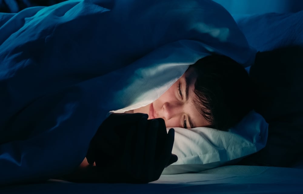ZAKAJ NAS KRATKI VIDEI ZADRŽIJO PRED ZASLONOM?